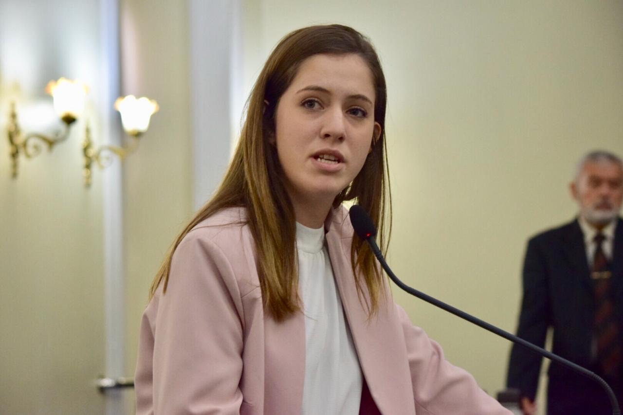 Cibele Moura lamenta o fechamento de 16 mil postos de emprego em Alagoas