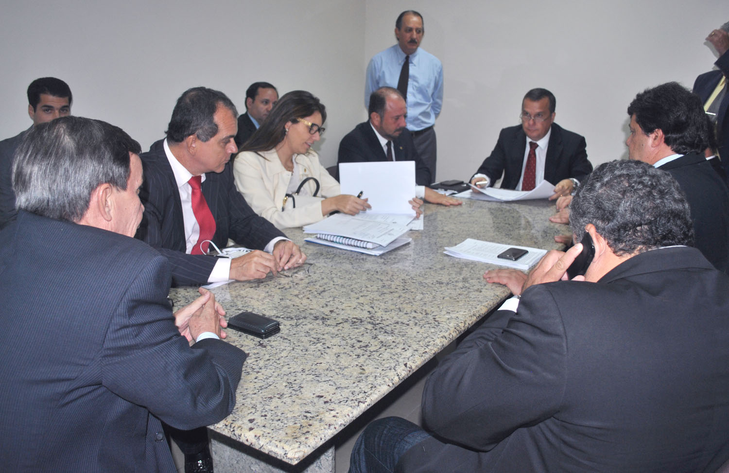 Comissão de Constituição e Justiça analisa vetos que trancam a pauta