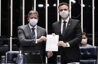 Congresso promulga emenda constitucional que garante volta do auxílio emergencial