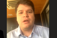 Davi Davino quer autorização para igrejas realizarem atividades de assistência social