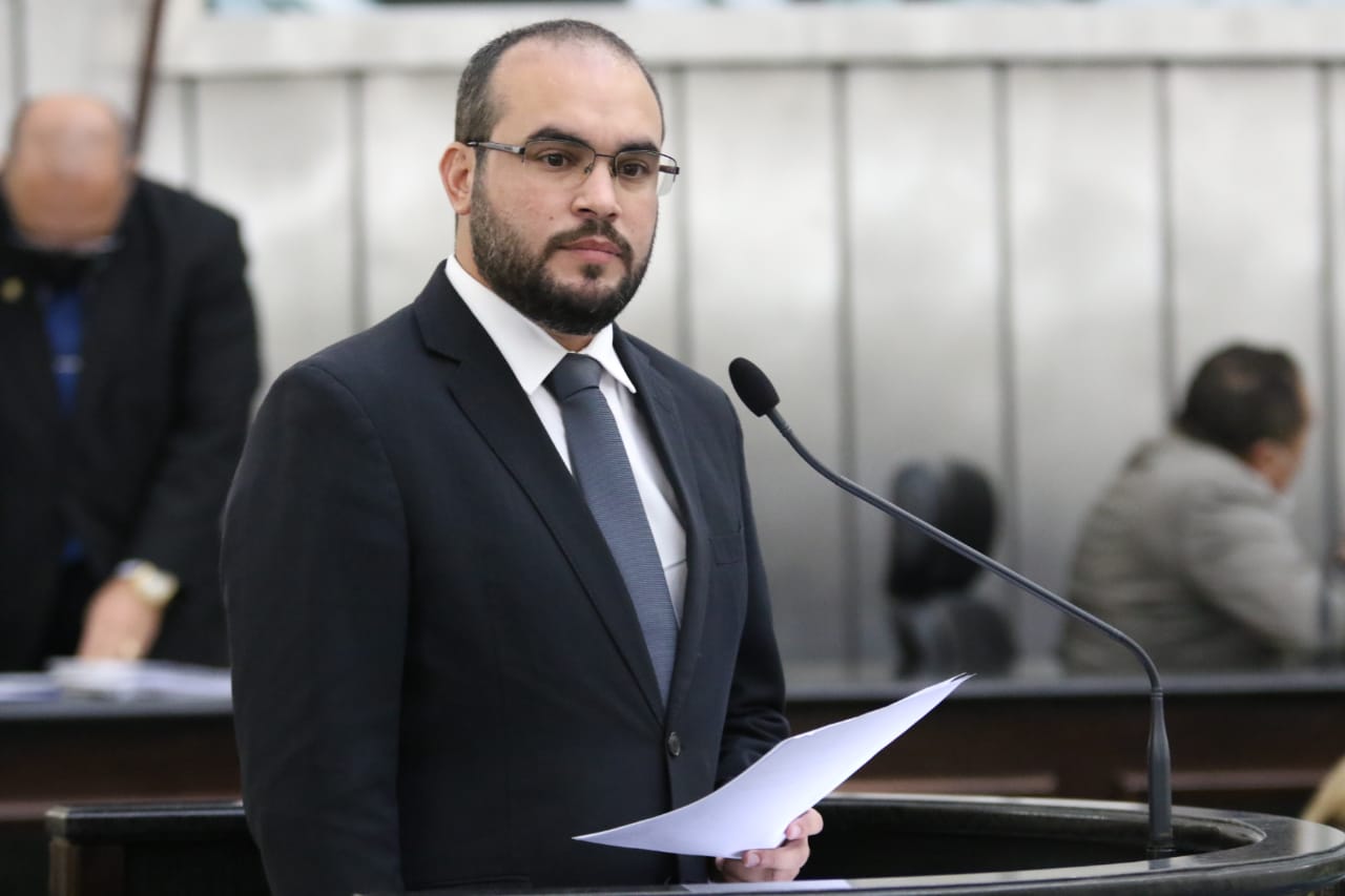 Davi Maia apresenta denúncia sobre pagamento de “supersalários” pela Sesau