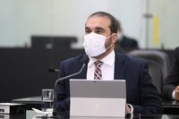 Davi Maia defende afastamento de funcionário suspeito de envolvimento em irregularidades