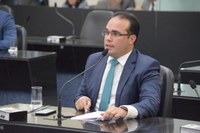 Davi Maia destaca condenação da Casal por poluição da orla de Maceió