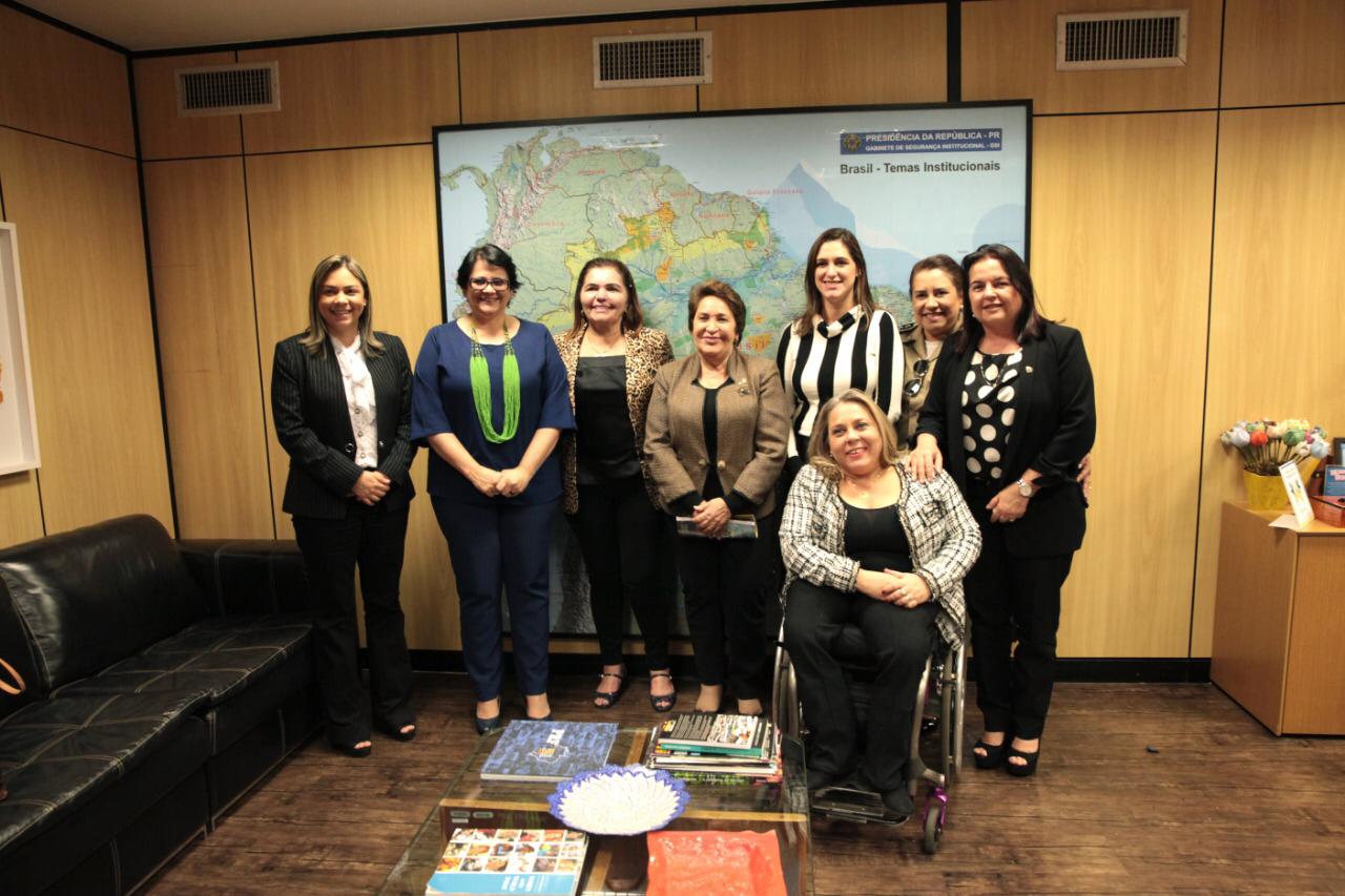 Deputadas se reúnem com ministra da mulher para pedir apoio à Casa da Mulher Alagoana