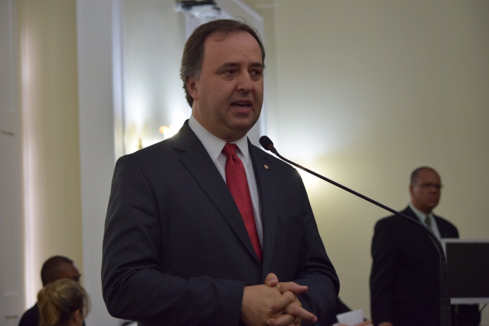 Deputado catarinense apresenta propostas de modificação do pacto federativo