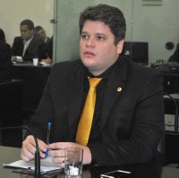 Deputados aprovam a criação da Frente Parlamentar da Juventude