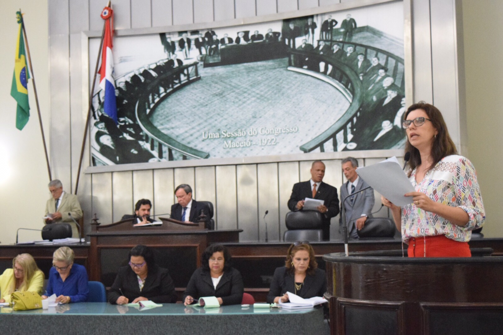 Deputados aprovam substitutivo ao Plano Estadual de Educação 