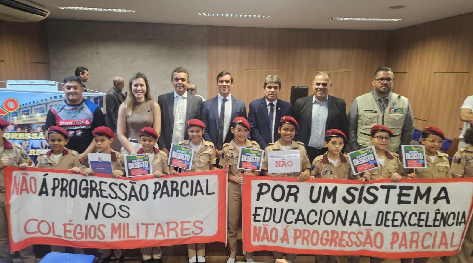 Deputados e comunidade escolar debatem implementação da progressão parcial nos Colégios Tiradentes