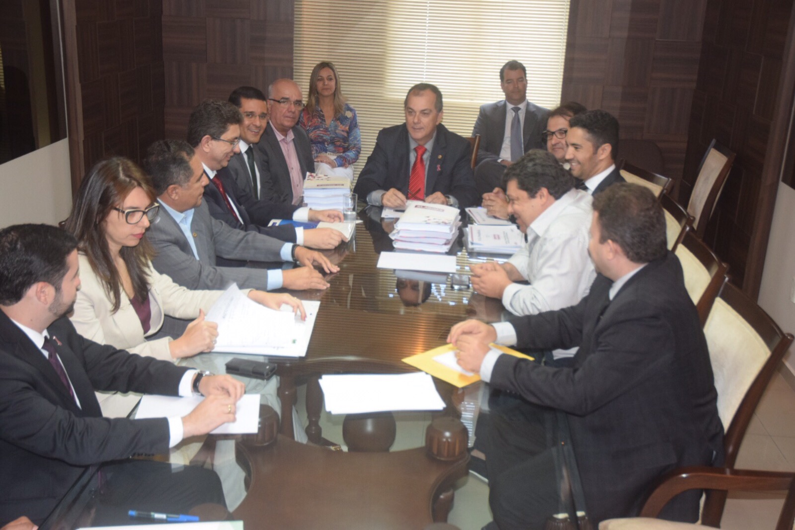 Deputados e equipe do Governo debatem projeto de reestruturação do AL Previdência
