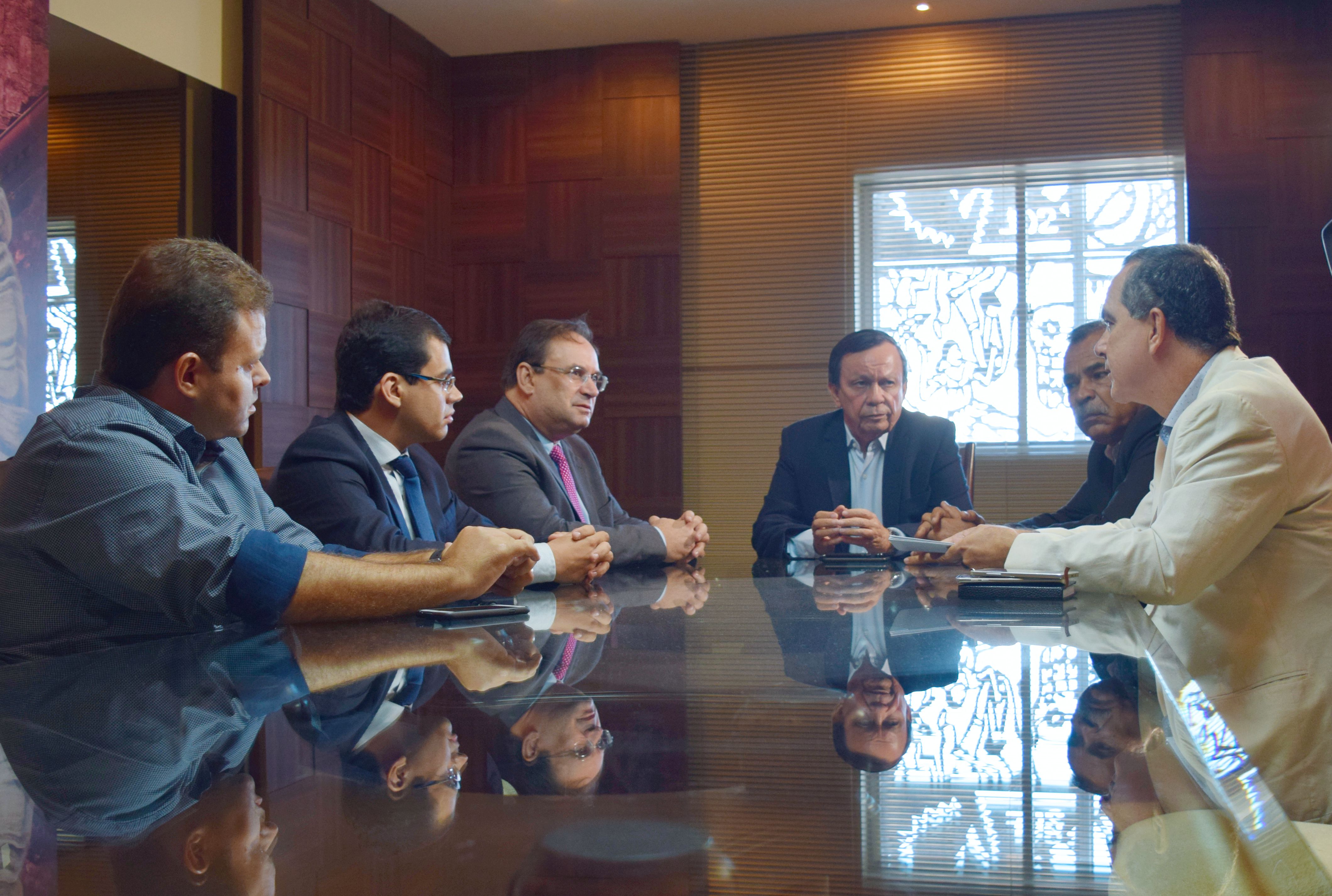 Deputados e vice-governador debatem vetos do Executivo