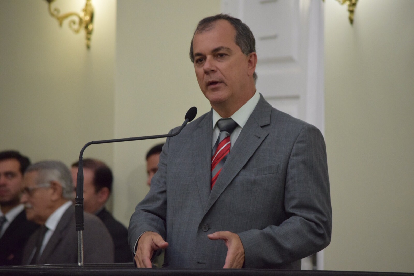 "Deputados estudantes" eleitos pelo Parlamento Jovem irão visitar a Assembleia Legislativa