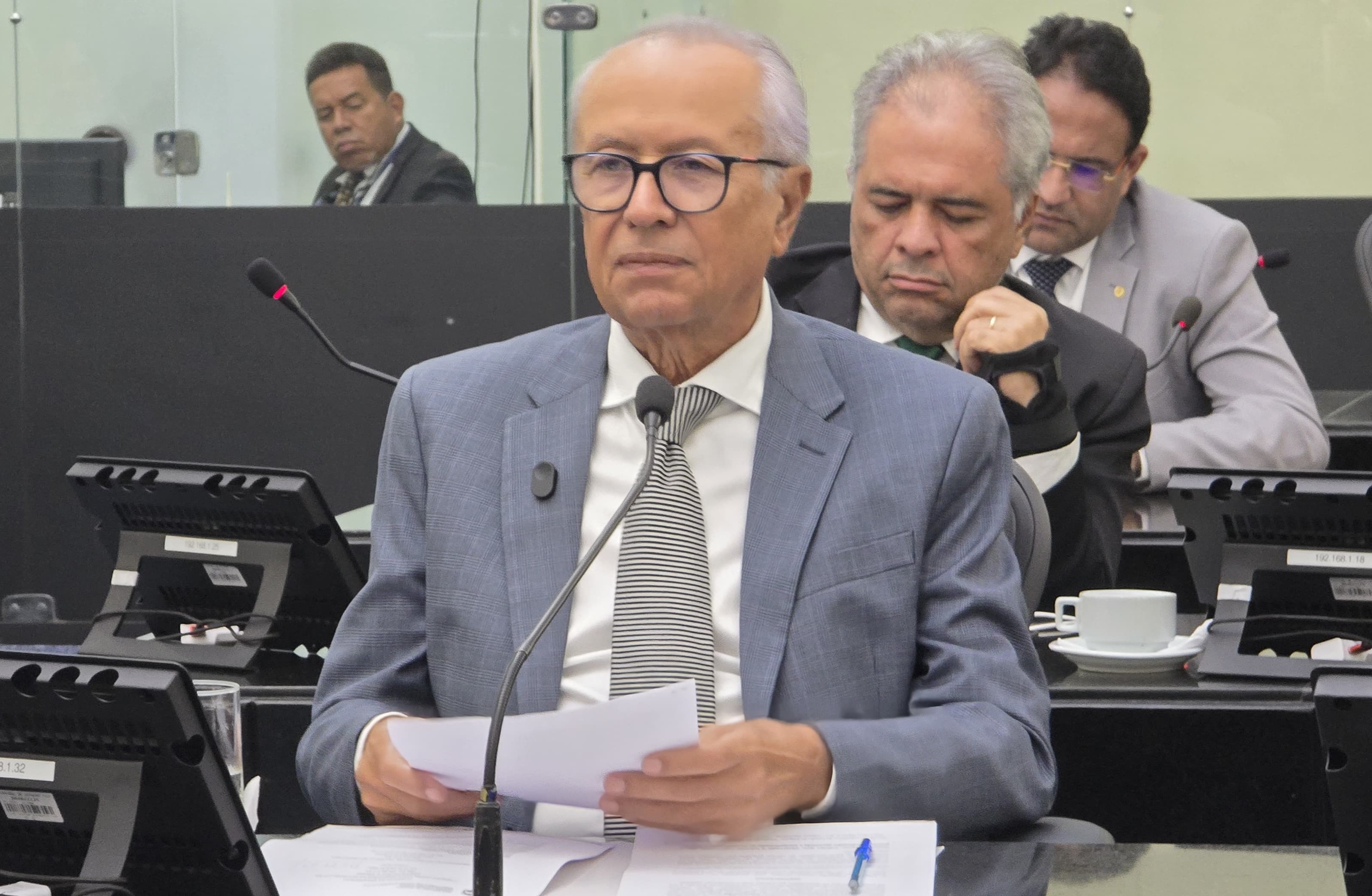 Doutor Wanderley defende que as policiais civis se aposentem aos 52 anos