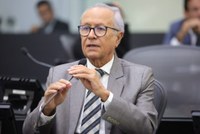 Doutor Wanderley parabeniza relatório de Renan Calheiros ao projeto de isenção do IR