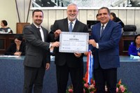 Doutor Kléber Fortes é agraciado com a Comenda Tavares Bastos