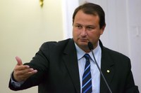 Dudu Hollanda destaca ação contra a comercialização de casas populares