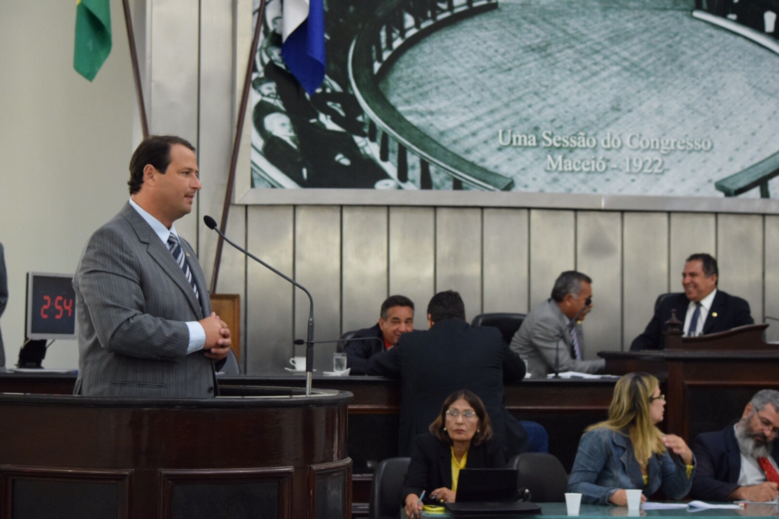 Dudu Hollanda solicita obras de manutenção na Vila Olímpica Lauthenay Perdigão