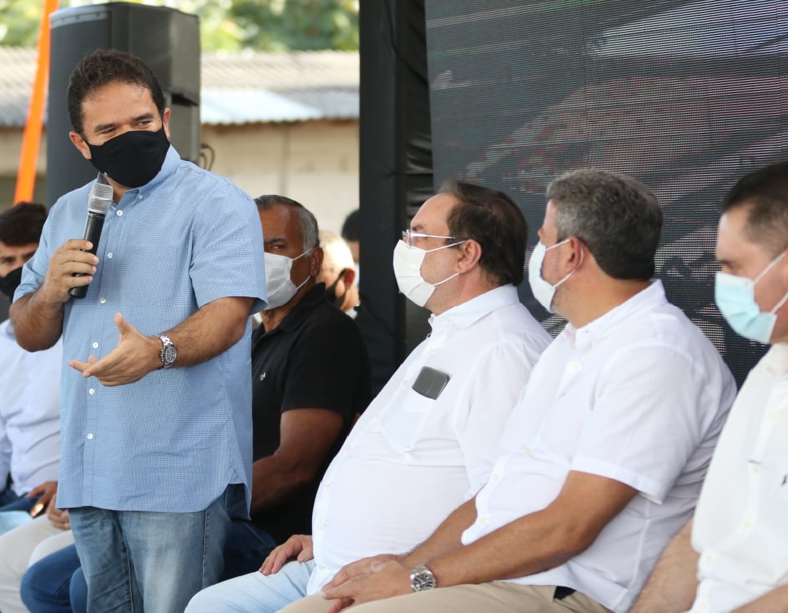 Em Arapiraca, comitiva do Poder Legislativo participa do ato de entrega de equipamentos, que teve a presença de Arthur Lira