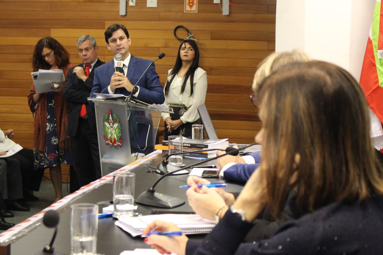 Em Florianópolis, Marcelo Beltrão defende perenização do Fundeb