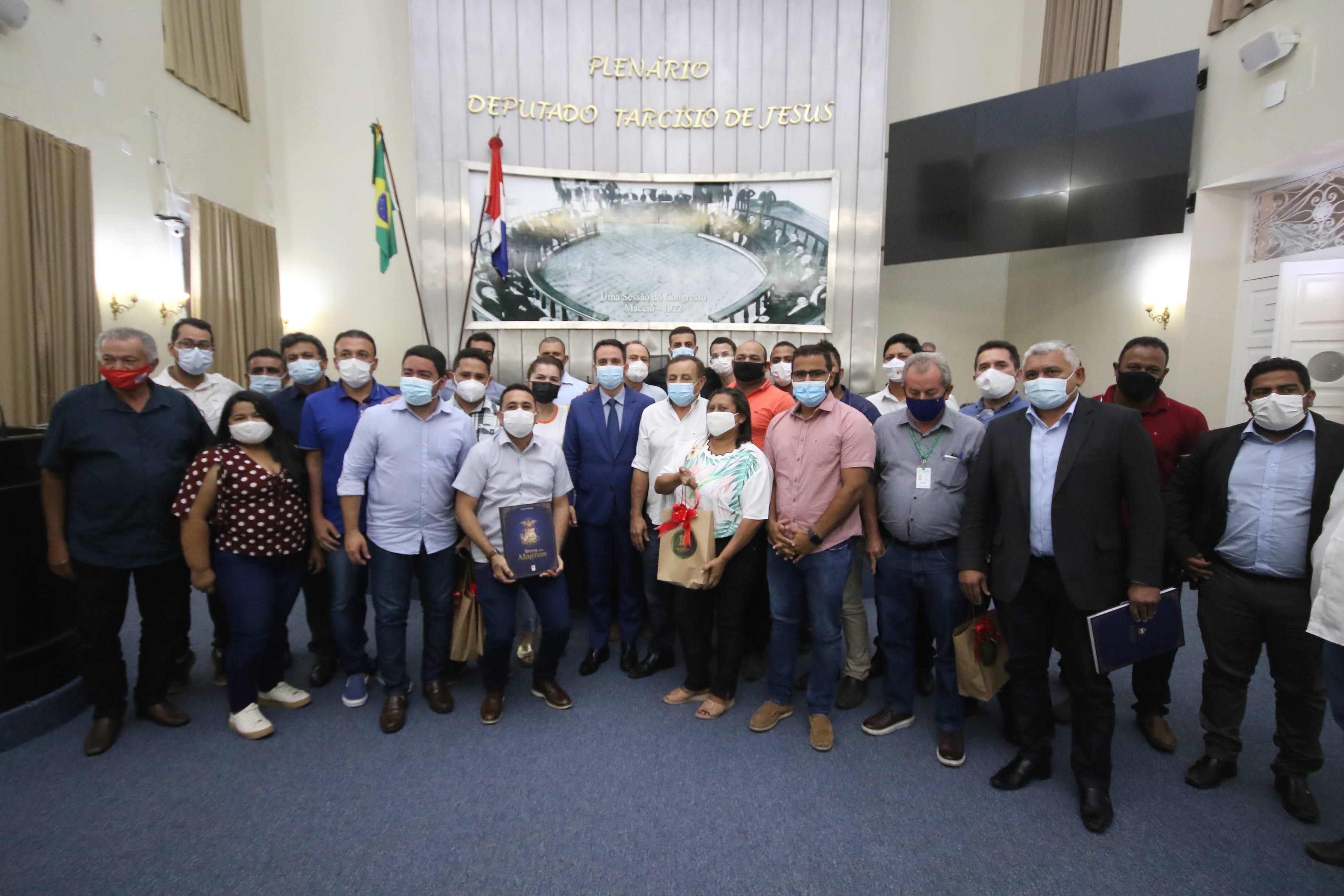 Em sessão especial, Paulo Dantas aponta cooperativismo como caminho para gerar renda e reduzir as desigualdades