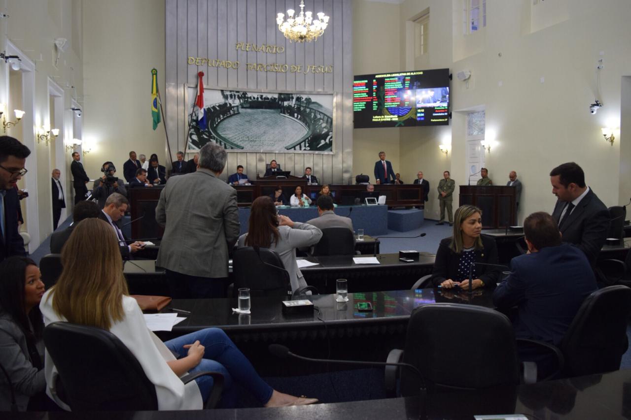 Plenário realiza três sessões extraordinárias para aprovação de matérias em redação final