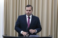 Fernando Pereira critica transferência do transporte escolar em Campo Alegre