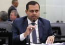 Fernando Pereira solicita sessão para debater serviço prestado pela Águas do Sertão