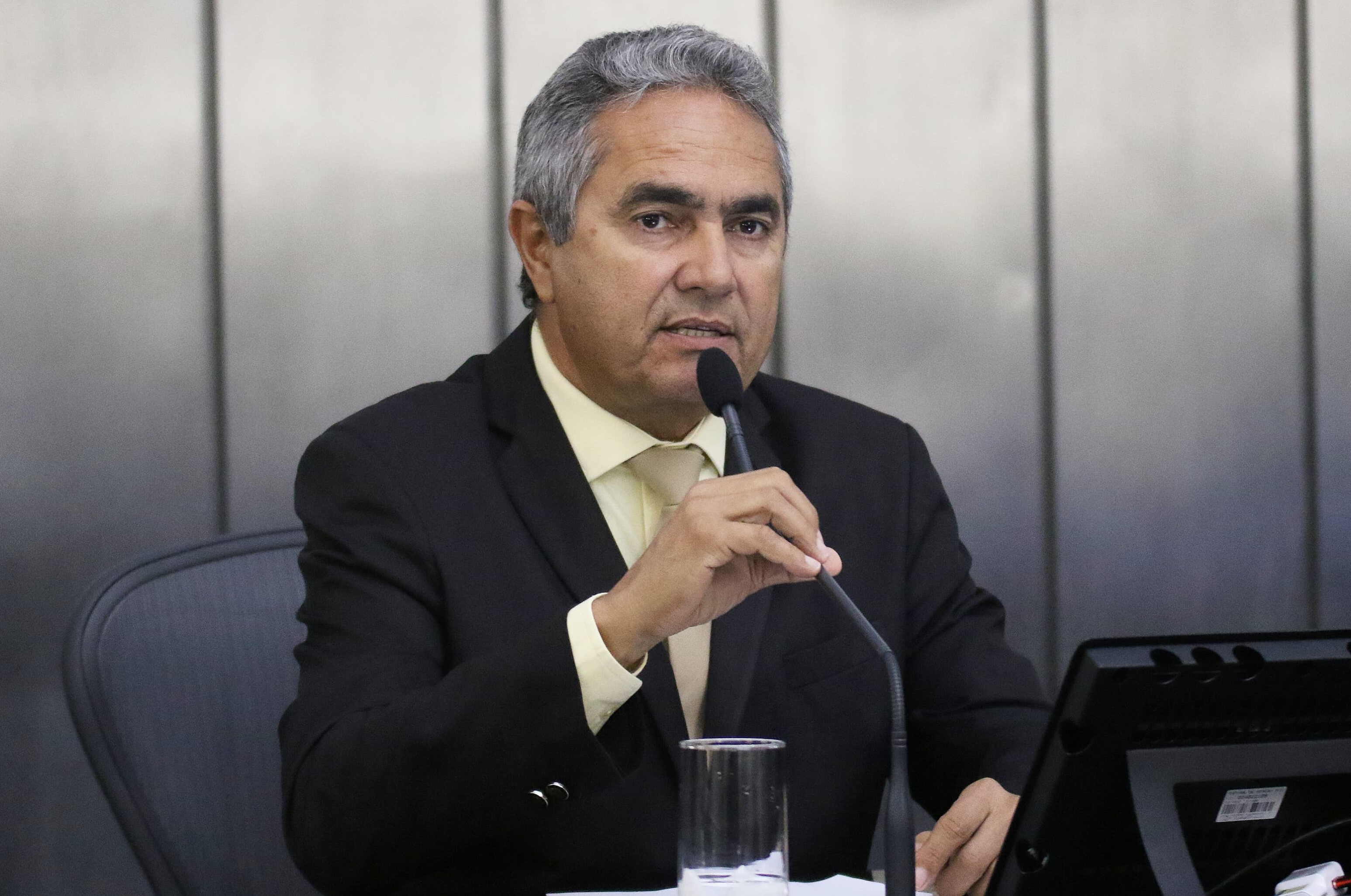 Francisco Tenório alerta para necessidade de vacinação de rebanhos contra febre aftosa