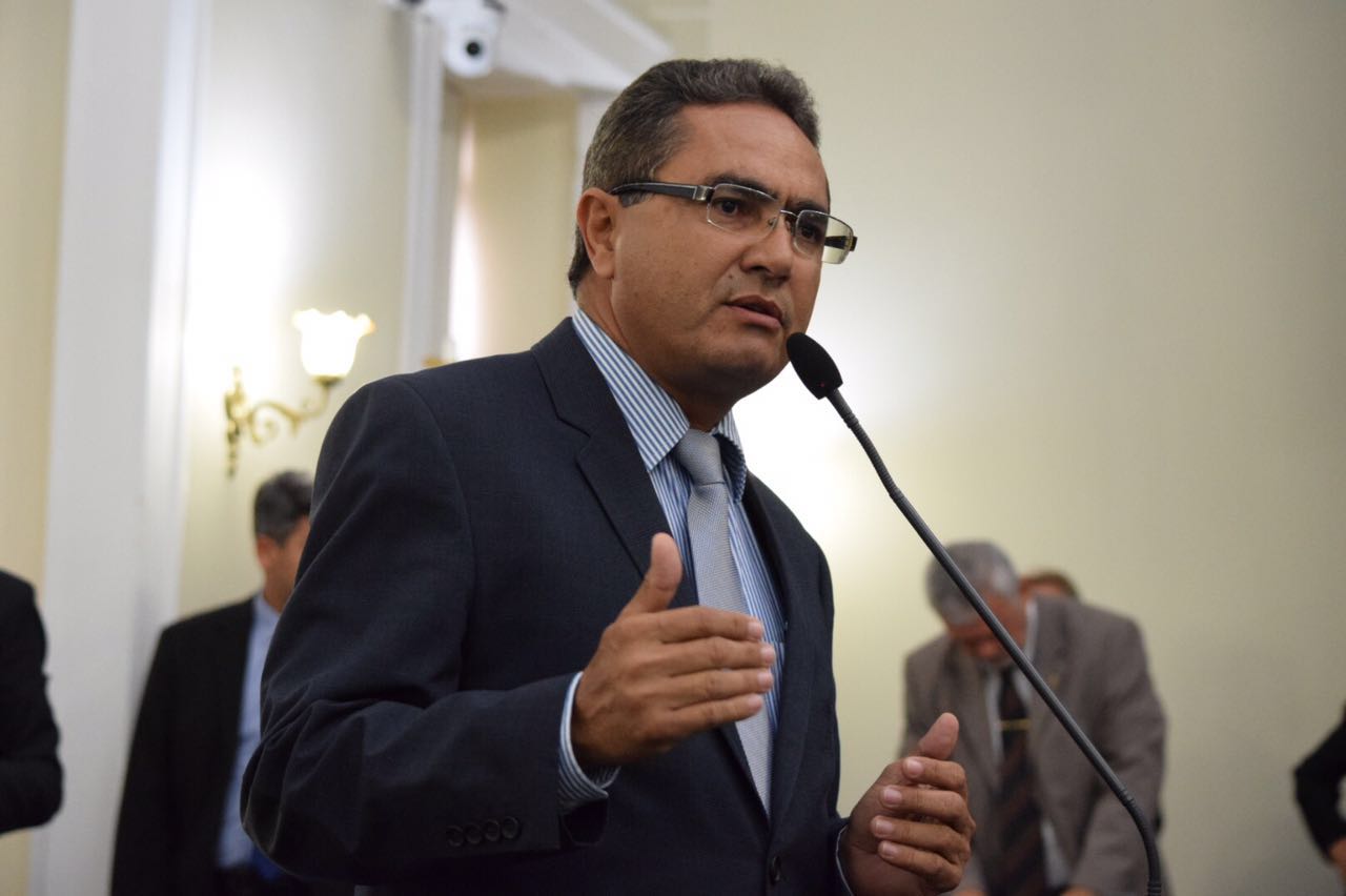 Francisco Tenório apresenta PEC tornando obrigatória execução de créditos constantes na LOA