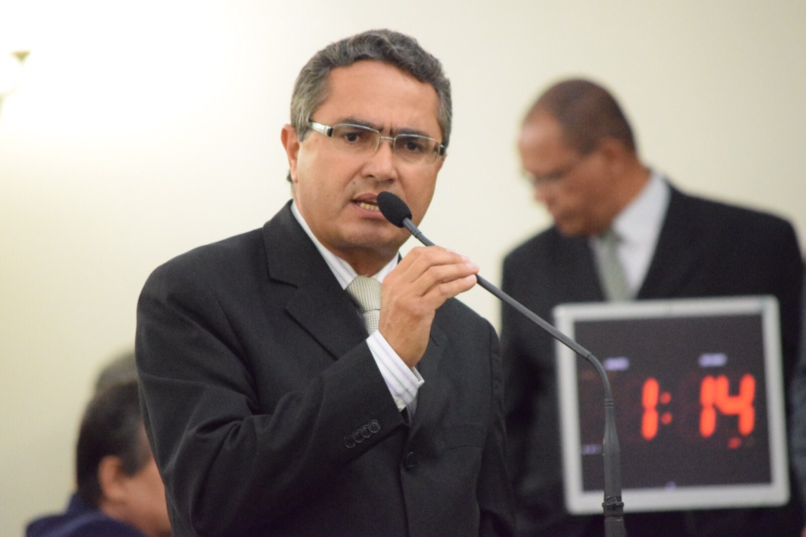 Francisco Tenório cobra maior combate ao mosquito da dengue em Palmeira dos Índios