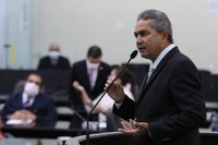 Francisco Tenório lamenta vítimas da Covid-19 e critica decisão que liberou campanha eleitoral