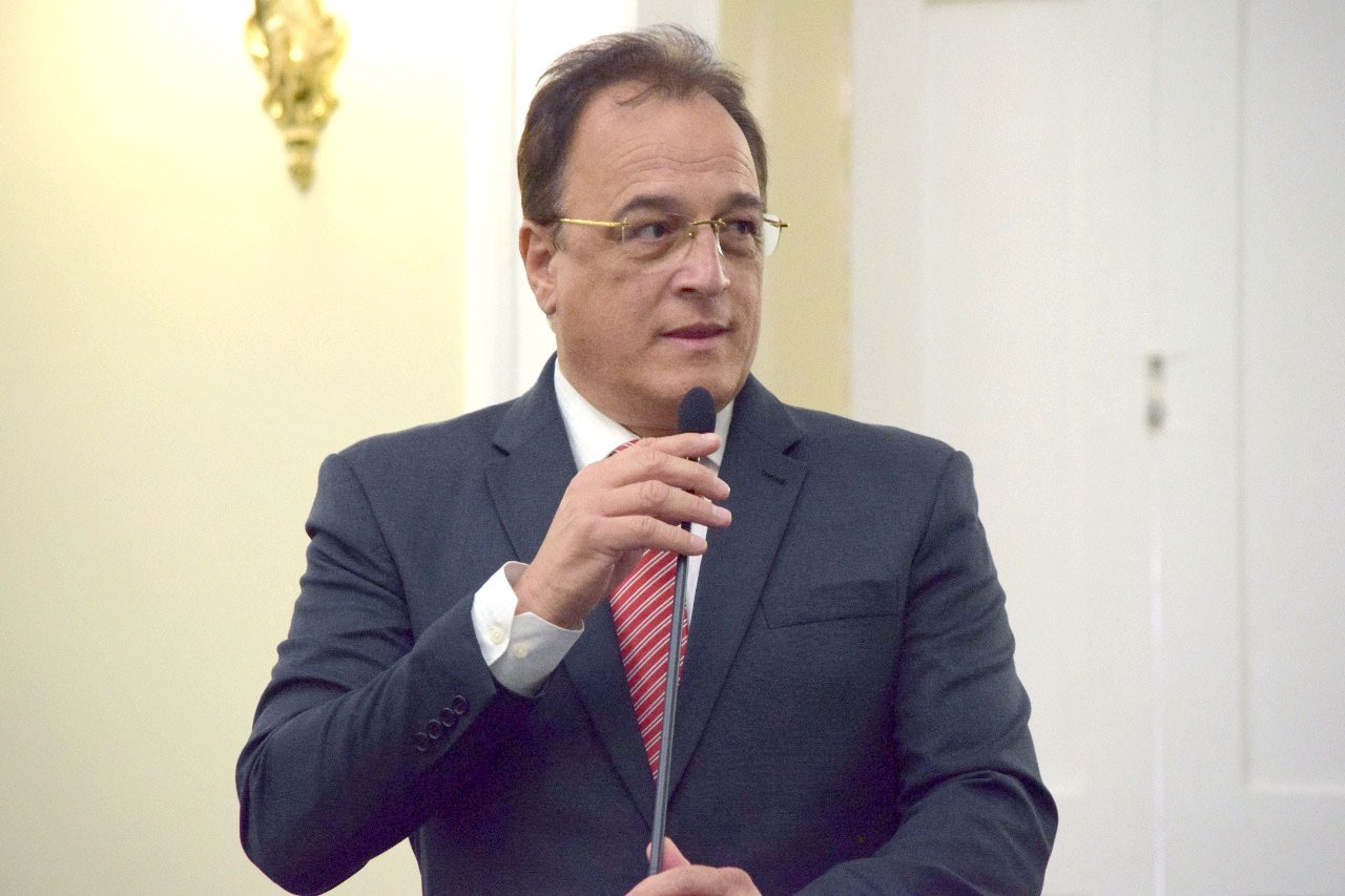 Galba requer apreciação de projeto que trata do fretamento de taxi para transporte intermunicipal