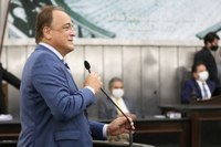 Galba Novaes parabeniza ONG O Consolador pelos seus 80 anos