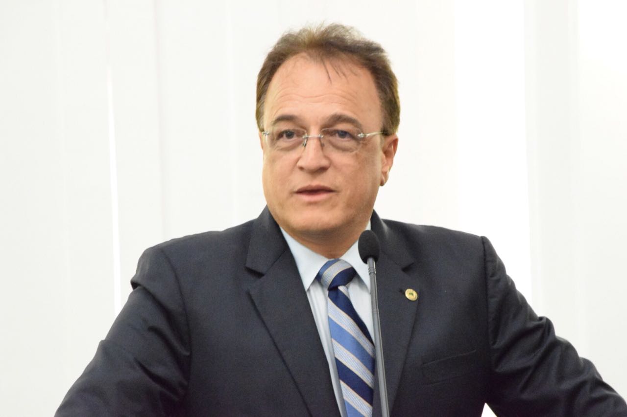 Galba Novaes promove reunião para debater o problema da violência no Benedito Bentes 