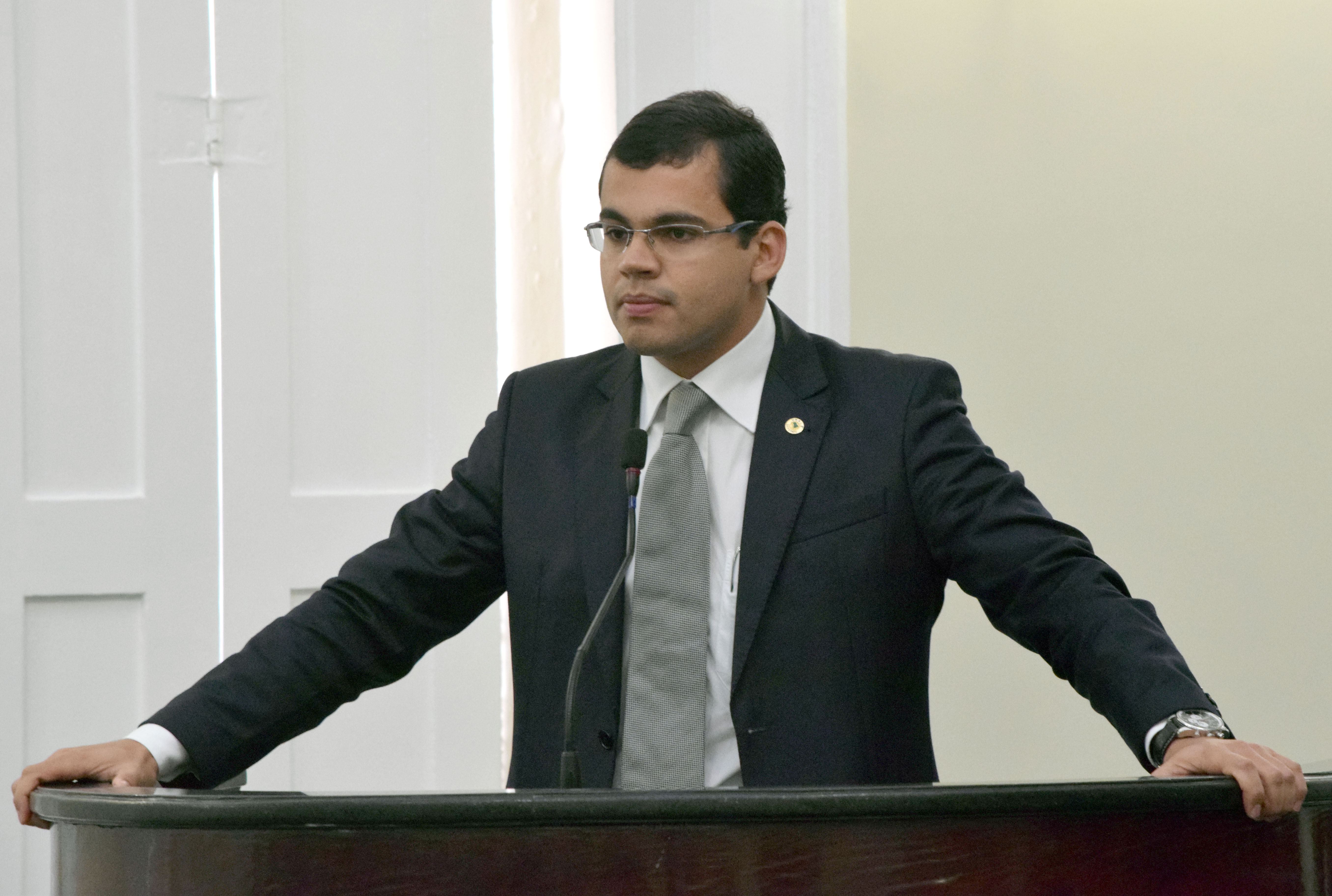 Gilvan convida deputados e sociedade para debate sobre reformulação do pacto federativo