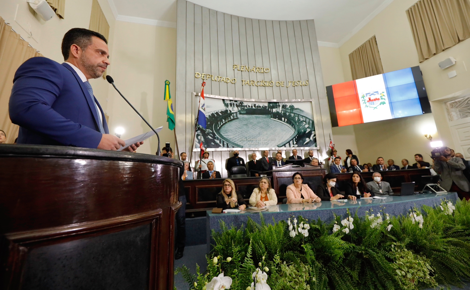 Governador e vice-governador são empossados na Assembleia Legislativa