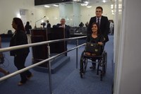 Implantação de rampa no plenário reforça a política de acessibilidade