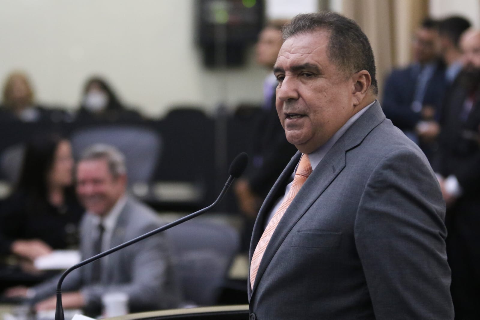 Inácio Loiola critica atividades da Águas do Sertão