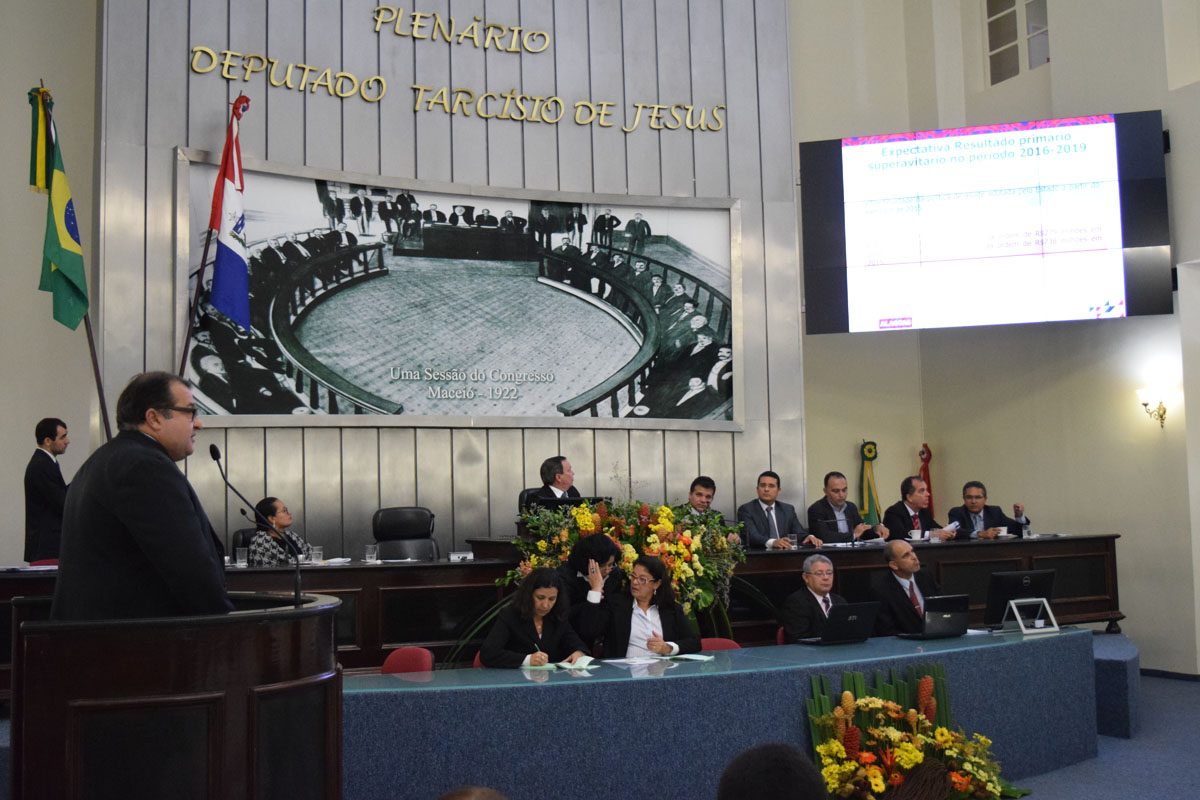 Indicadores econômicos do Estado são apresentados em debate sobre a LDO 2017