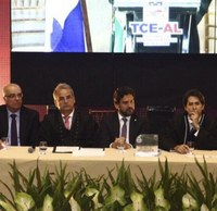Isnaldo Bulhões prestigia posse da nova diretoria do Ministério Público de Contas