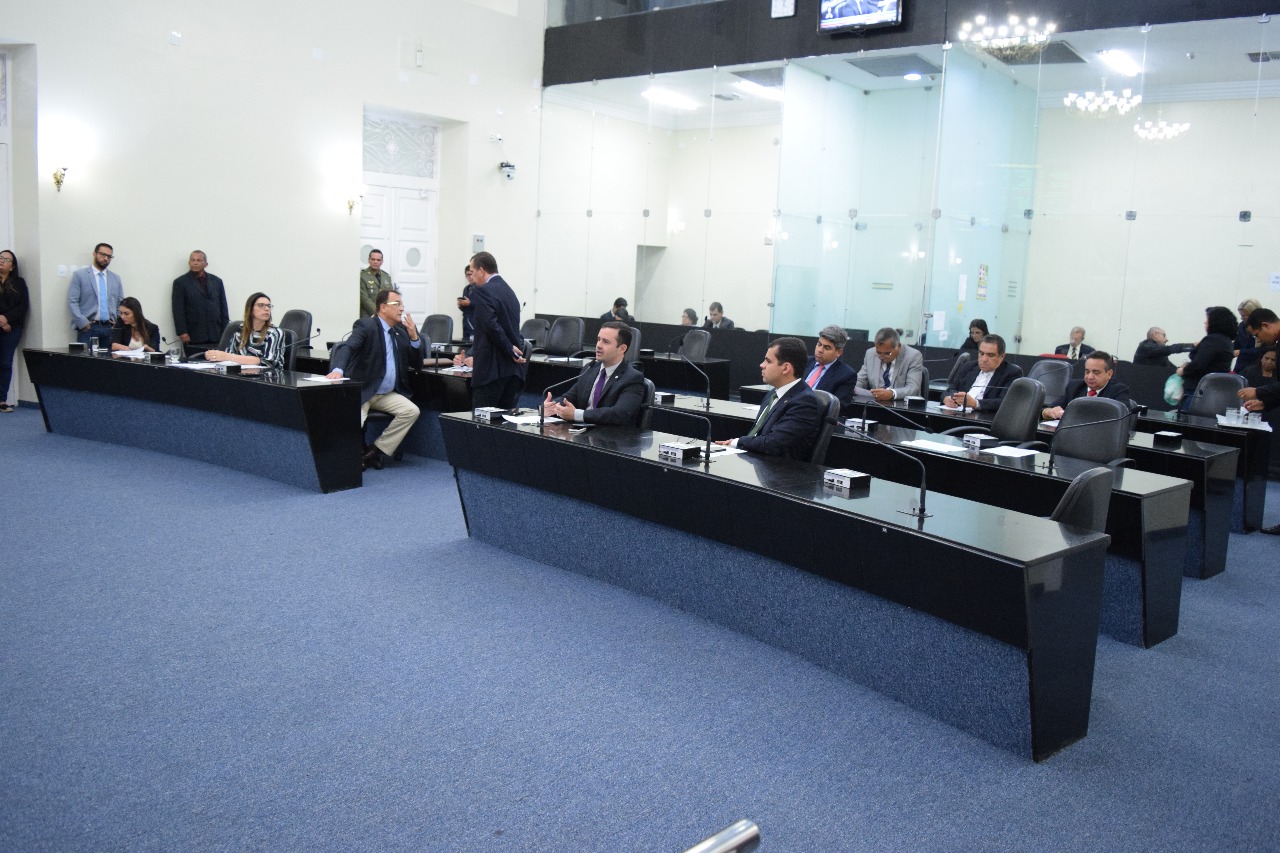 Janela partidária modifica composição nas bancadas do Parlamento