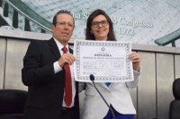 Juiz José Braga Neto recebe a Comenda Tavares Bastos