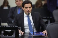 Lelo Maia cobra solução para retirada de estacionamentos na orla de Maceió