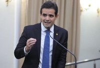 Lelo Maia critica discussão na Camara de Maceió sobre transição de gênero para crianças 