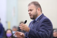 Léo Loureiro apresenta projeto incentivando o uso do etanol em carros do Governo do Estado