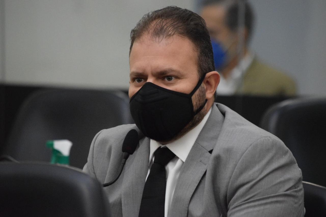 Léo Loureiro cobra soluções para problemas de funcionamento do matadouro de Viçosa