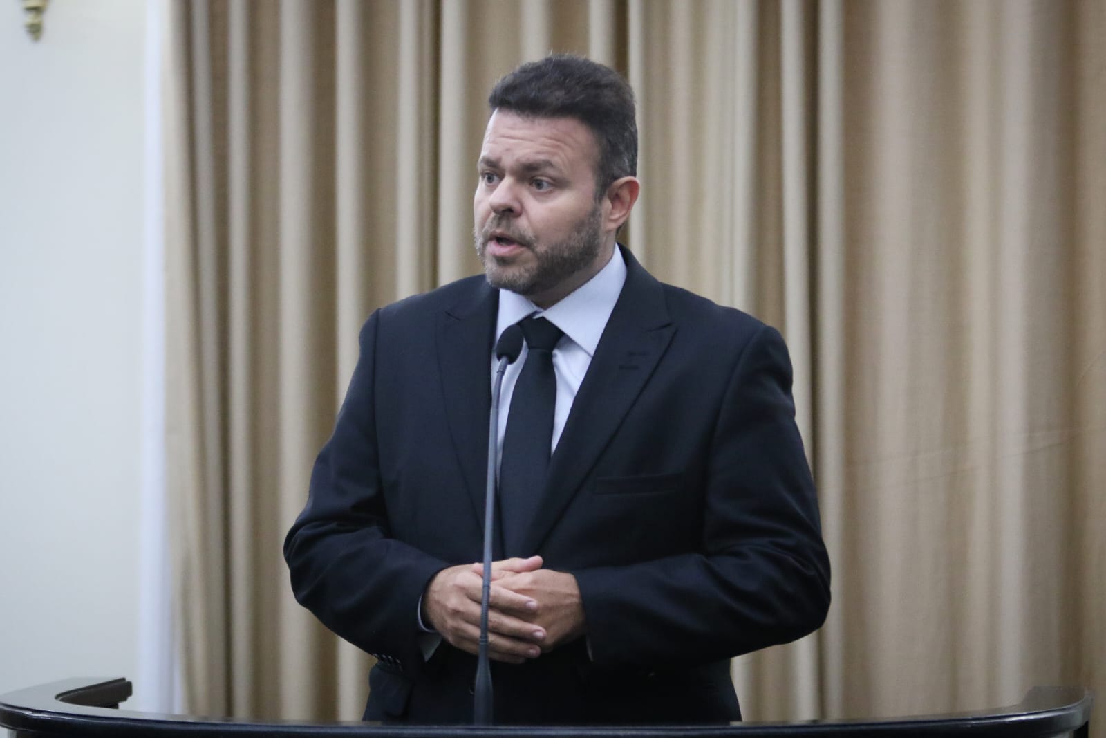 Léo Loureiro lembra celebração do Dia Mundial de Conscientização ao Autismo