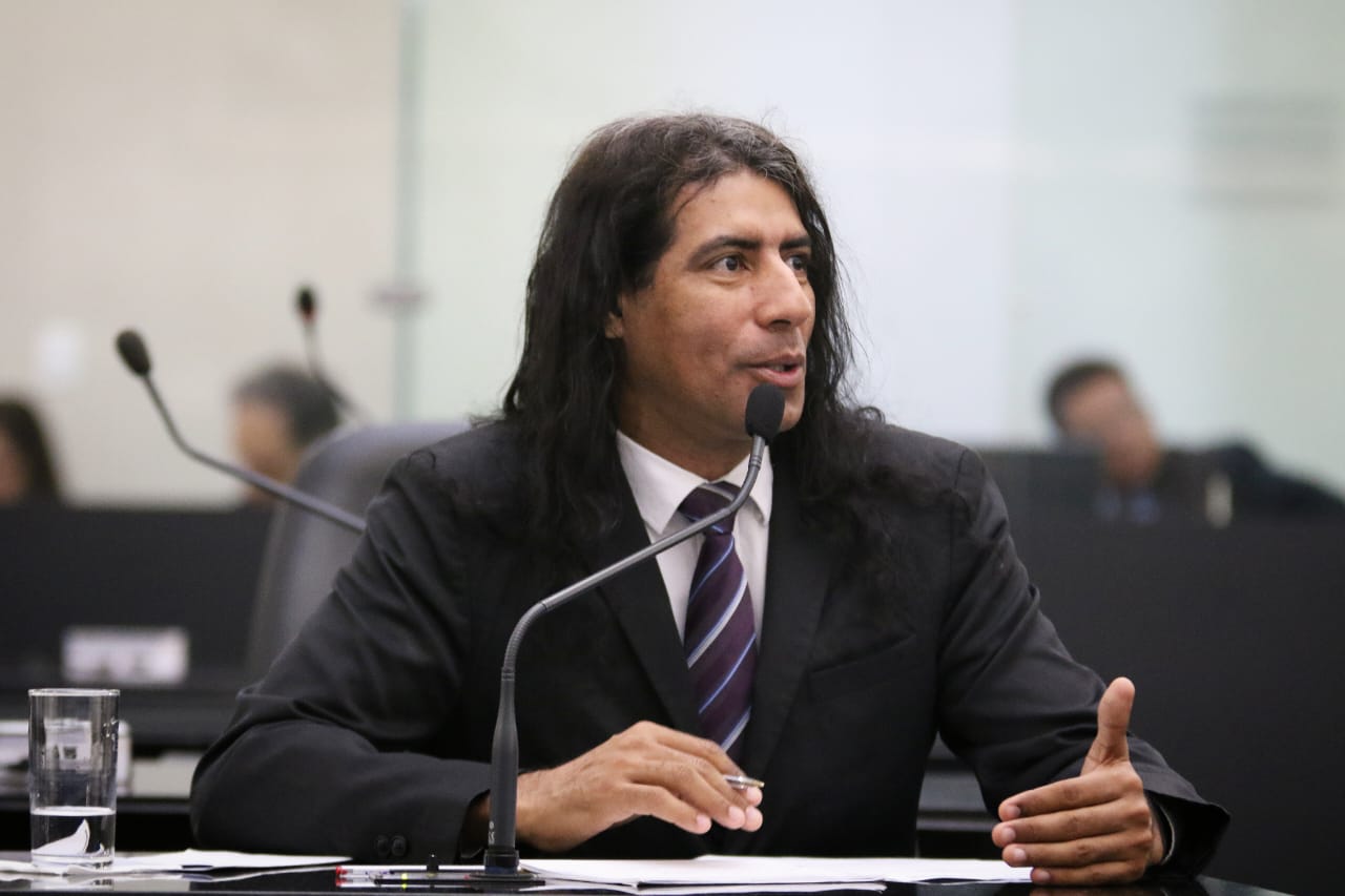 Lobão sugere elevar moradias na Vila Brejal e no Bom Parto após alagamento 