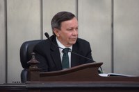 Luiz Dantas distribui mensagem aos participantes da 20ª CNLE