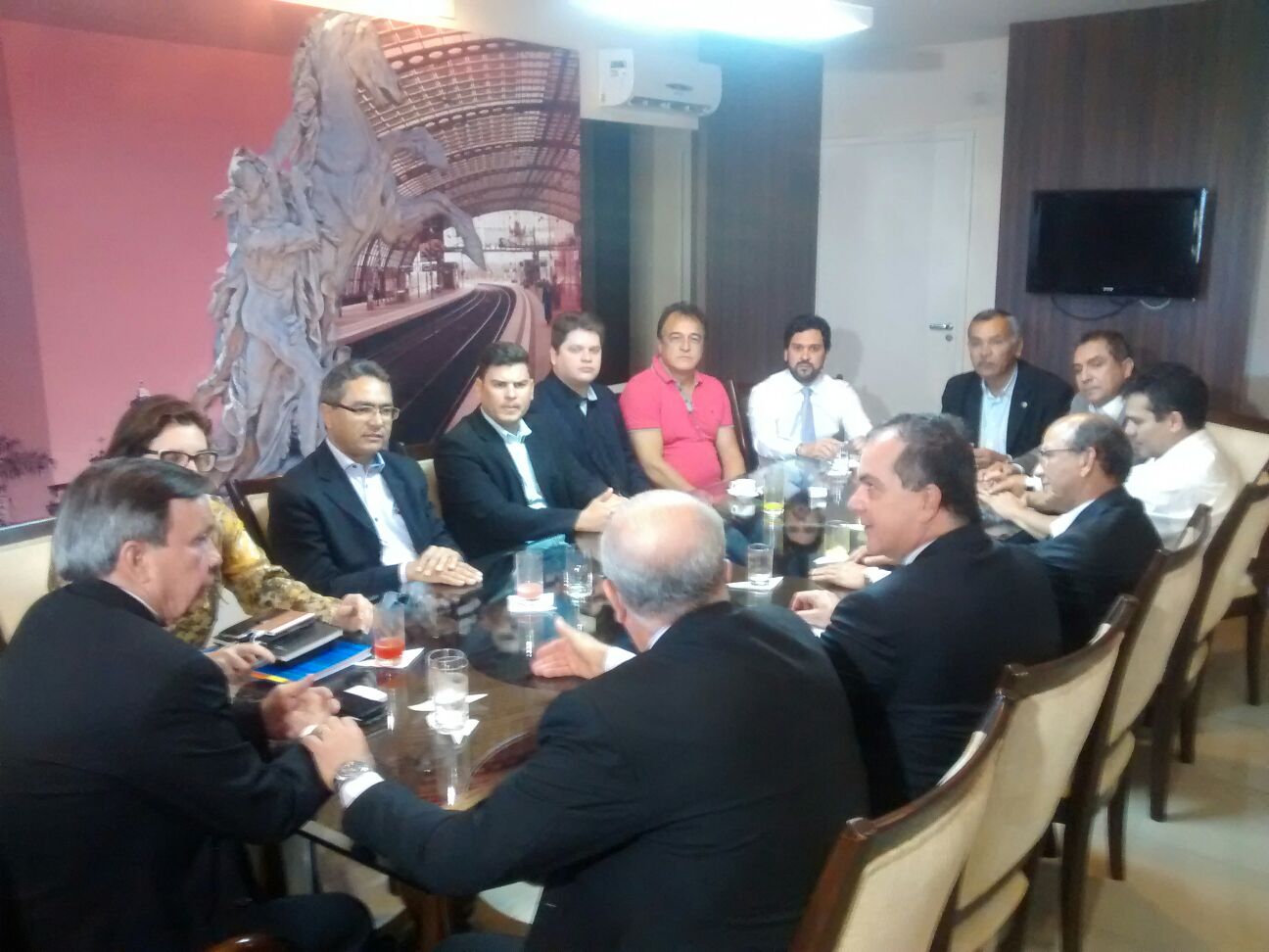 Luiz Dantas recebe visita institucional do secretário-chefe do Gabinete Civil
