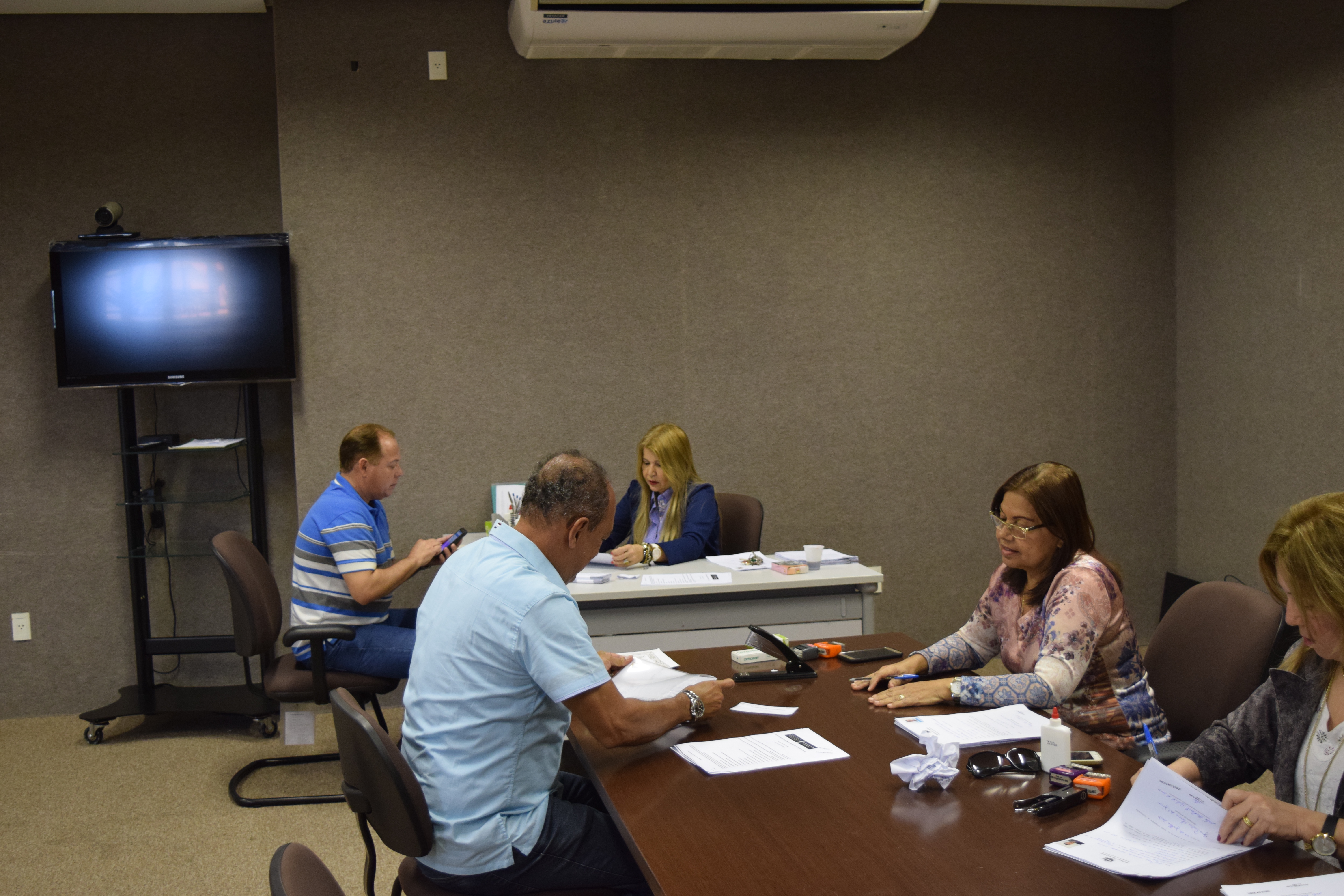 Mais de 300 servidores já realizaram o recadastramento